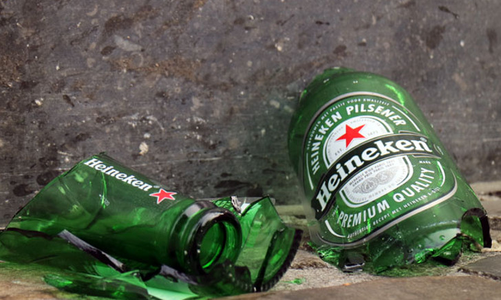 Kapotte Heineken flesjes